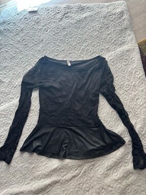 Auditions Black Lace Long-Sleeve Peplum Top